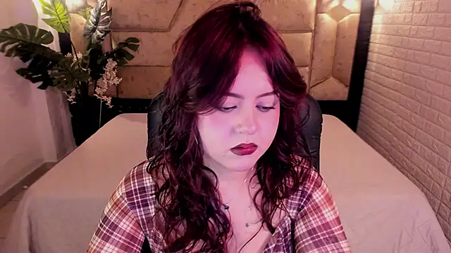 Snapshot of crimson_tati_ chatting on 05-24-26, 05:34 crimson tati online show from 05-24-26, 05:34