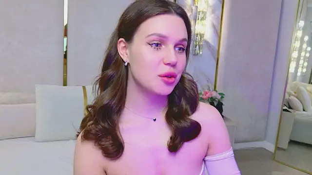 RihannaRose online show from 04-14-26, 04:46