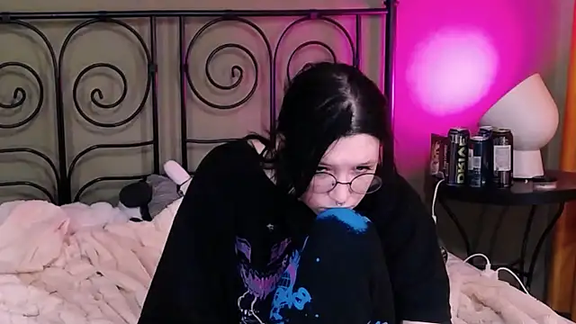 Snapshot of BlackyTea chatting on 03-11-25, 09:02 BlackyTea online show from 03-11-25, 09:02