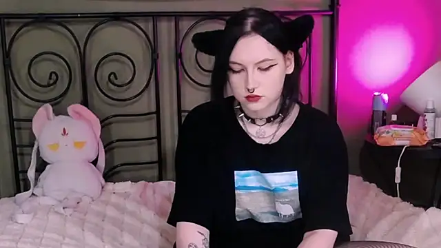 Snapshot of BlackyTea chatting on 10-20-25, 08:09 BlackyTea online show from 10-20-25, 08:09