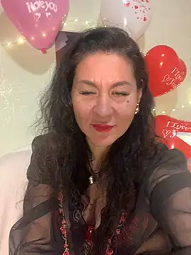 Snapshot of Tina_Moretti chatting on 02-15-25, 11:14 Tina Moretti online show from 02-15-25, 11:14