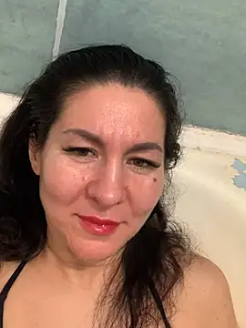 Snapshot of Tina_Moretti chatting on 03-16-25, 06:44 Tina Moretti online show from 03-16-25, 06:44