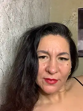 Snapshot of Tina_Moretti chatting on 03-20-25, 11:12 Tina Moretti online show from 03-20-25, 11:12