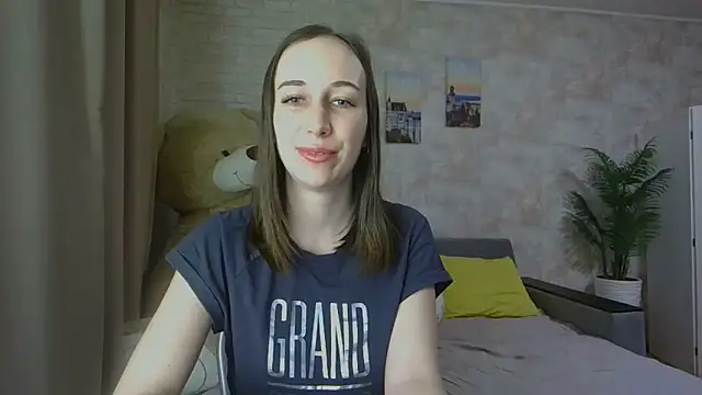 Snapshot of Anika_bloom chatting on 10-28-25, 10:56 Anika bloom online show from 10-28-25, 10:56