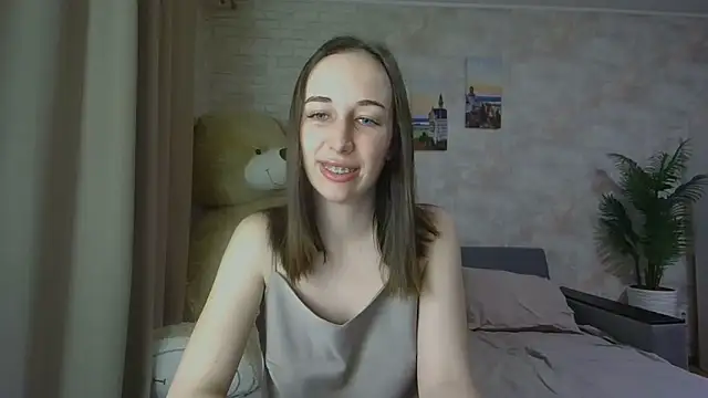 Snapshot of Anika_bloom chatting on 11-05-25, 09:04 Anika bloom online show from 11-05-25, 09:04