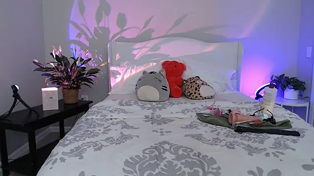 Snapshot of Sophieeestar chatting on 01-18-25, 01:19 Sophieeestar online show from 01-18-25, 01:19