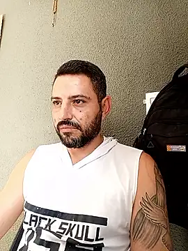 P4uzud4O online show from 04-01-26, 07:11