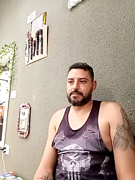 P4uzud4O online show from 04-28-26, 08:47