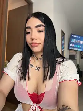 Snapshot of Nickiiiii chatting on 05-31-26, 08:10 Nickiiiii online show from 05-31-26, 08:10
