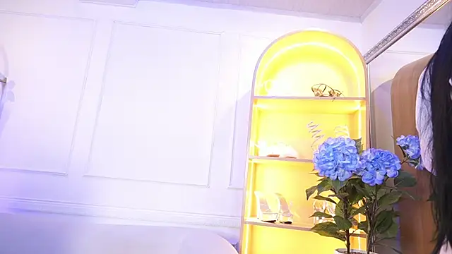 Snapshot of elasummer chatting on 11-01-25, 11:45 elasummer online show from 11-01-25, 11:45