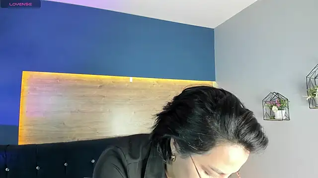 victoria byte online show from 12-15-25, 04:33