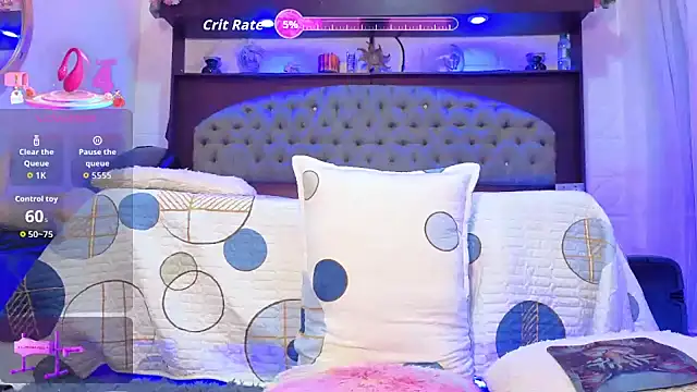 Snapshot of EMILY_ROUSSE71 chatting on 10-28-25, 08:33 EMILY ROUSSE71 online show from 10-28-25, 08:33