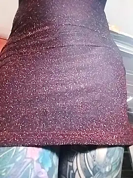 Snapshot of EMILY_ROUSSE71 chatting on 10-29-25, 09:16 EMILY ROUSSE71 online show from 10-29-25, 09:16