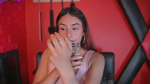 Monttserratt online show from 03-17-26, 07:17