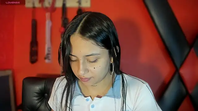 Monttserratt online show from 04-14-26, 04:02