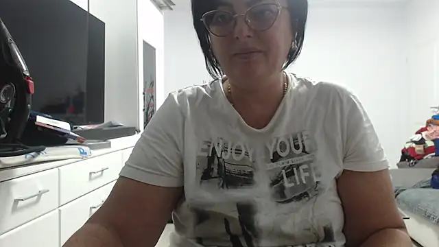 Amandamuller1982 online show from 10-27-25, 08:24