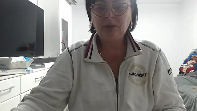 Amandamuller1982 online show from 11-18-25, 09:41