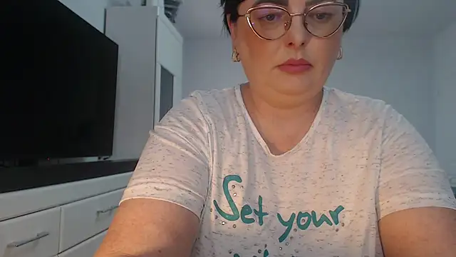 Snapshot of Amandamuller1982 chatting on 04-26-26, 02:04 Amandamuller1982 online show from 04-26-26, 02:04