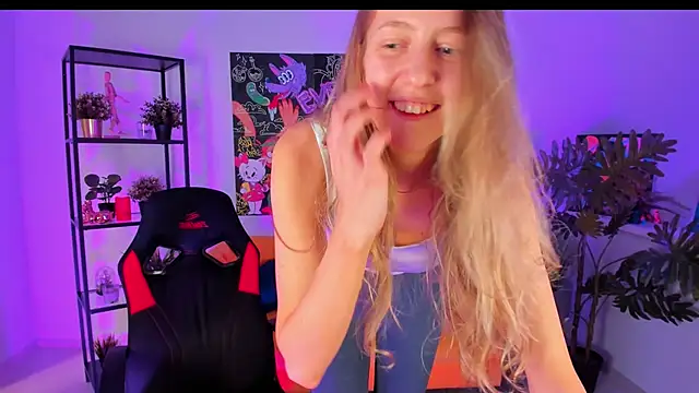 Snapshot of Sharon_Evansi chatting on 12-22-24, 12:38 Sharon Evansi online show from 12-22-24, 12:38