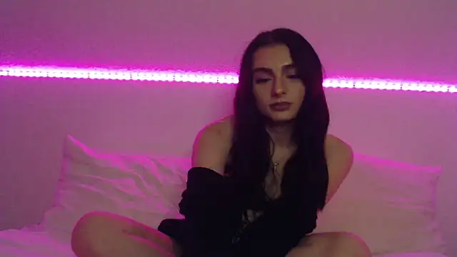 Snapshot of AdelinaAlia chatting on 02-26-25, 12:05 AdelinaAlia online show from 02-26-25, 12:05