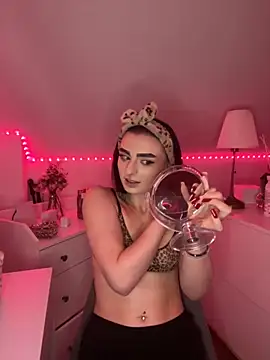 Snapshot of AdelinaAlia chatting on 10-25-25, 11:29 AdelinaAlia online show from 10-25-25, 11:29