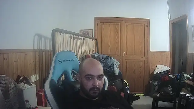 Snapshot of chicomallorca96 chatting on 10-13-25, 10:37 chicomallorca96 online show from 10-13-25, 10:37