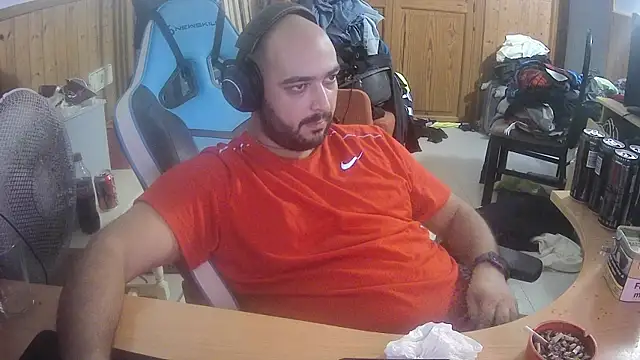 Snapshot of chicomallorca96 chatting on 10-14-25, 05:47 chicomallorca96 online show from 10-14-25, 05:47