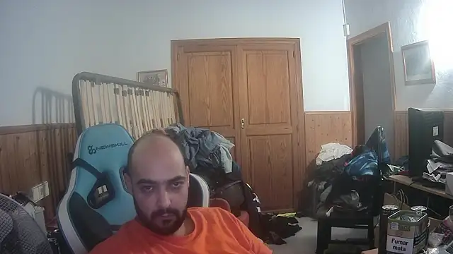 Snapshot of chicomallorca96 chatting on 10-19-25, 02:07 chicomallorca96 online show from 10-19-25, 02:07