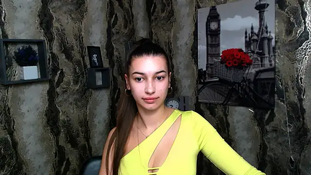 Snapshot of KarolinaRosse_ chatting on 01-04-25, 10:05 KarolinaRosse  online show from 01-04-25, 10:05