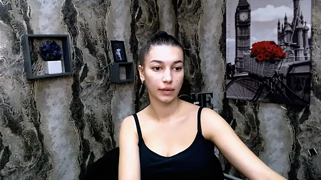 Snapshot of KarolinaRosse_ chatting on 01-12-25, 10:12 KarolinaRosse  online show from 01-12-25, 10:12