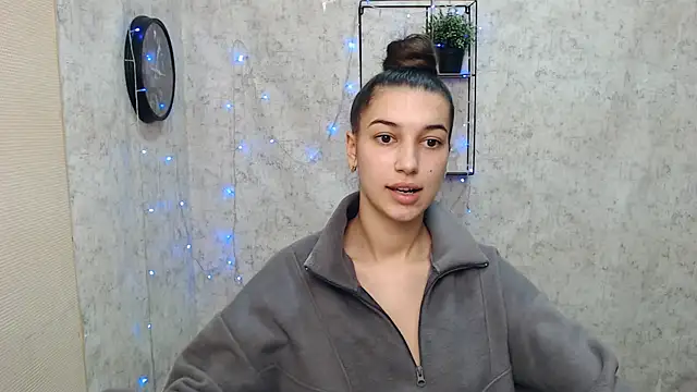 Snapshot of KarolinaRosse_ chatting on 01-14-25, 10:27 KarolinaRosse  online show from 01-14-25, 10:27