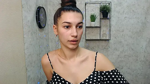 Snapshot of KarolinaRosse_ chatting on 01-14-25, 01:28 KarolinaRosse  online show from 01-14-25, 01:28
