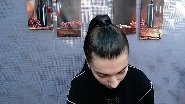 Snapshot of KarolinaRosse_ chatting on 01-24-25, 10:11 KarolinaRosse  online show from 01-24-25, 10:11