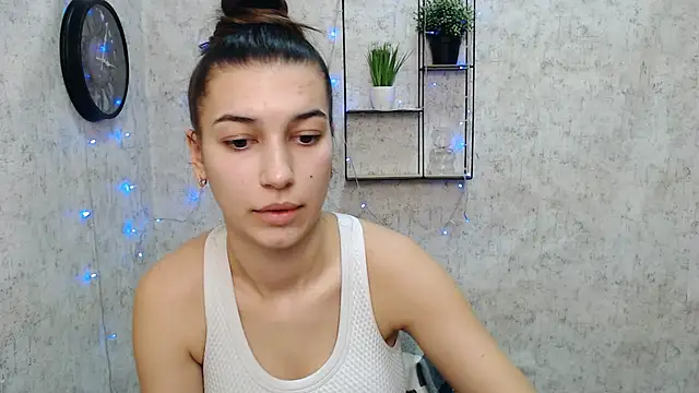 Snapshot of KarolinaRosse_ chatting on 01-29-25, 10:05 KarolinaRosse  online show from 01-29-25, 10:05