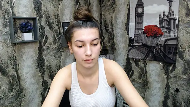 Snapshot of KarolinaRosse_ chatting on 02-03-25, 12:57 KarolinaRosse  online show from 02-03-25, 12:57
