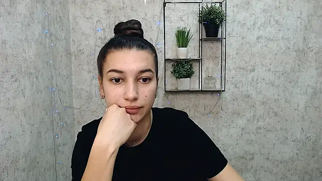 Snapshot of KarolinaRosse_ chatting on 02-15-25, 06:44 KarolinaRosse  online show from 02-15-25, 06:44