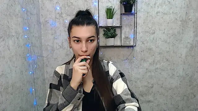 Snapshot of KarolinaRosse_ chatting on 02-17-25, 10:07 KarolinaRosse  online show from 02-17-25, 10:07