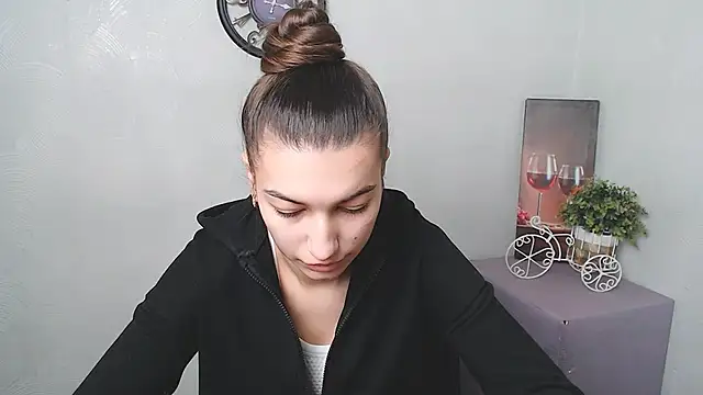 Snapshot of KarolinaRosse_ chatting on 02-19-25, 07:06 KarolinaRosse  online show from 02-19-25, 07:06