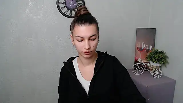 Snapshot of KarolinaRosse_ chatting on 02-19-25, 10:12 KarolinaRosse  online show from 02-19-25, 10:12