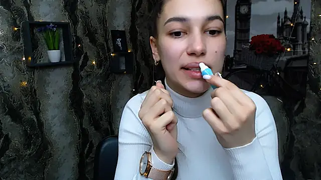 Snapshot of KarolinaRosse_ chatting on 02-21-25, 06:51 KarolinaRosse  online show from 02-21-25, 06:51