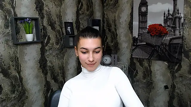 Snapshot of KarolinaRosse_ chatting on 02-21-25, 01:00 KarolinaRosse  online show from 02-21-25, 01:00