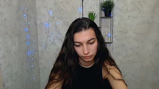 Snapshot of KarolinaRosse_ chatting on 02-26-25, 10:15 KarolinaRosse  online show from 02-26-25, 10:15