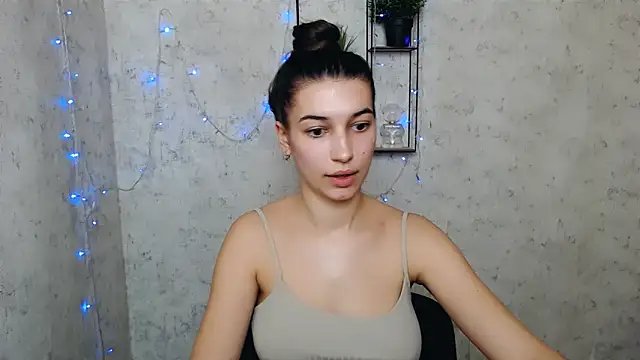 Snapshot of KarolinaRosse_ chatting on 03-01-25, 01:18 KarolinaRosse  online show from 03-01-25, 01:18