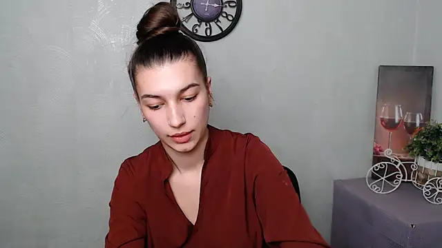 Snapshot of KarolinaRosse_ chatting on 03-03-25, 12:58 KarolinaRosse  online show from 03-03-25, 12:58