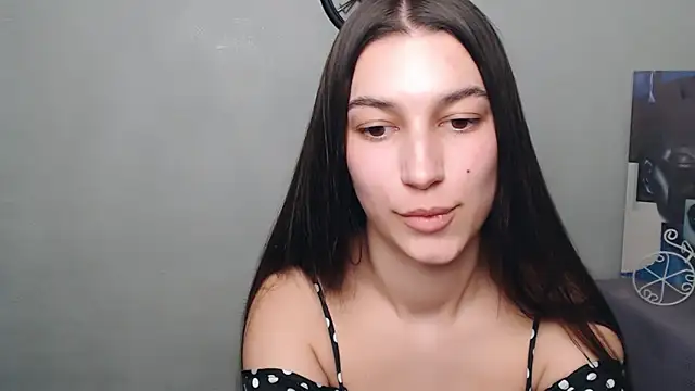 Snapshot of KarolinaRosse_ chatting on 03-14-25, 02:41 KarolinaRosse  online show from 03-14-25, 02:41