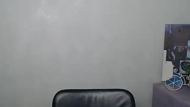 Snapshot of KarolinaRosse_ chatting on 03-17-25, 07:02 KarolinaRosse  online show from 03-17-25, 07:02