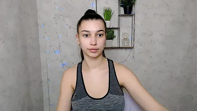 Snapshot of KarolinaRosse_ chatting on 03-18-25, 10:36 KarolinaRosse  online show from 03-18-25, 10:36