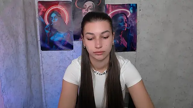 Snapshot of KarolinaRosse_ chatting on 09-23-25, 05:10 KarolinaRosse  online show from 09-23-25, 05:10