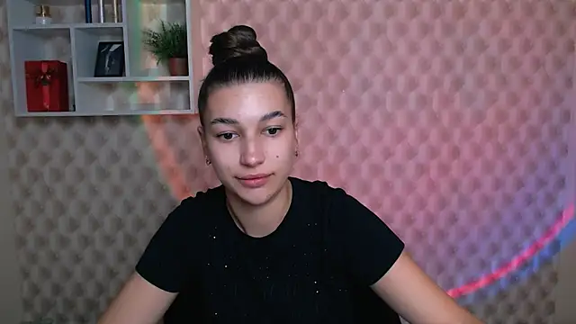 Snapshot of KarolinaRosse_ chatting on 10-01-25, 05:02 KarolinaRosse  online show from 10-01-25, 05:02