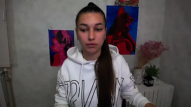 Snapshot of KarolinaRosse_ chatting on 10-07-25, 05:15 KarolinaRosse  online show from 10-07-25, 05:15